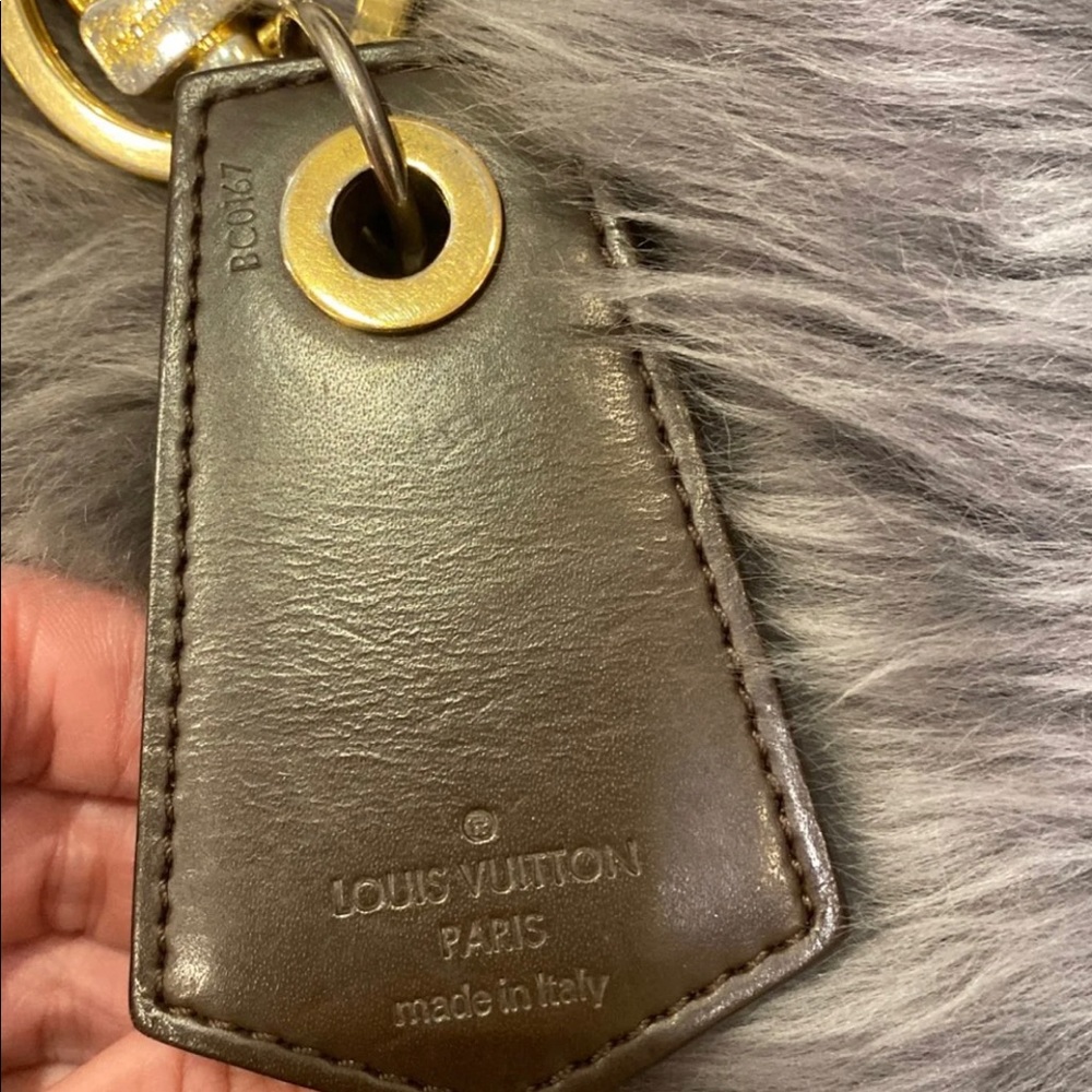 Louis Vuitton Enchappes Key Holder - Picture 2 of 3